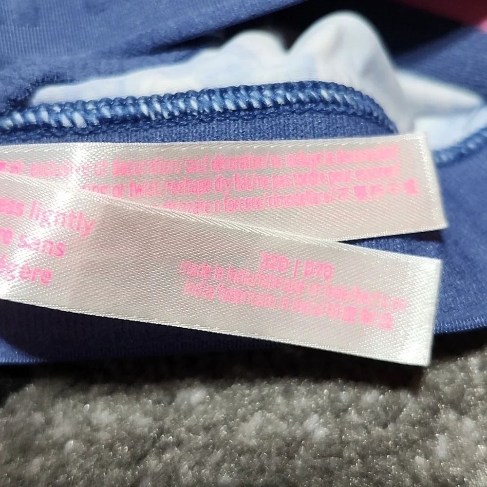 VS PINK WEAR EVERYWHERE BLUE CLOUDS TIE-DYE LIGHTLY LINED WIRELESS BRA 32D
